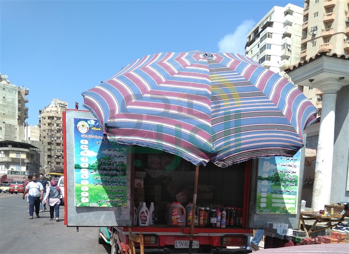 بالصور .. نجاح منافذ اللحوم يتبعه منافذ لبيع كافة السلع الأساسية