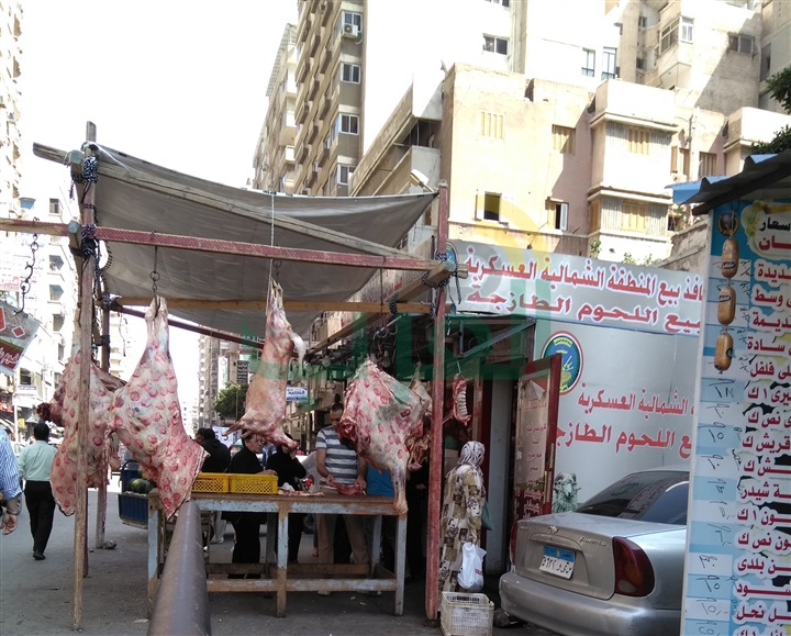 بالصور .. نجاح منافذ اللحوم يتبعه منافذ لبيع كافة السلع الأساسية