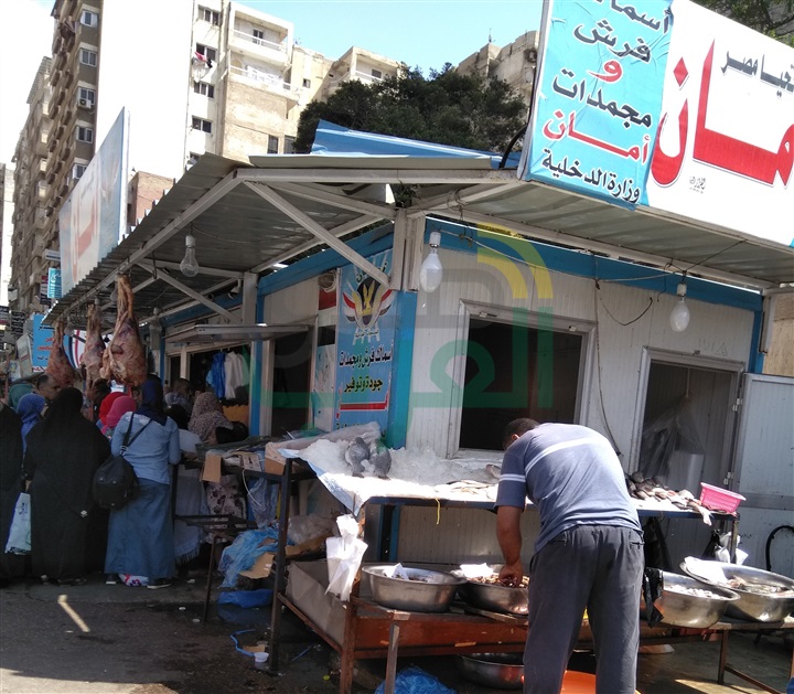 بالصور .. نجاح منافذ اللحوم يتبعه منافذ لبيع كافة السلع الأساسية