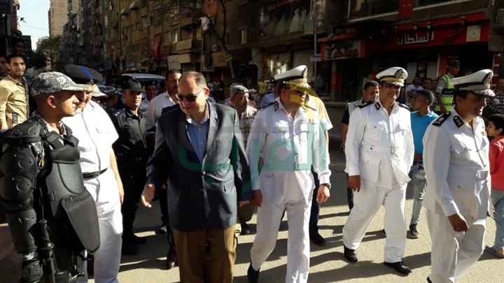بالصور.. مدير أمن الجيزة يواصل جولاته على «العشرين» ويهنئ المواطنين بـ«رمضان»