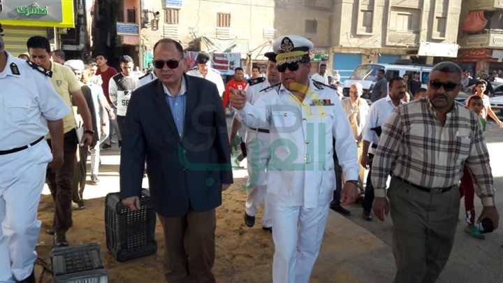 بالصور.. مدير أمن الجيزة يواصل جولاته على «العشرين» ويهنئ المواطنين بـ«رمضان»