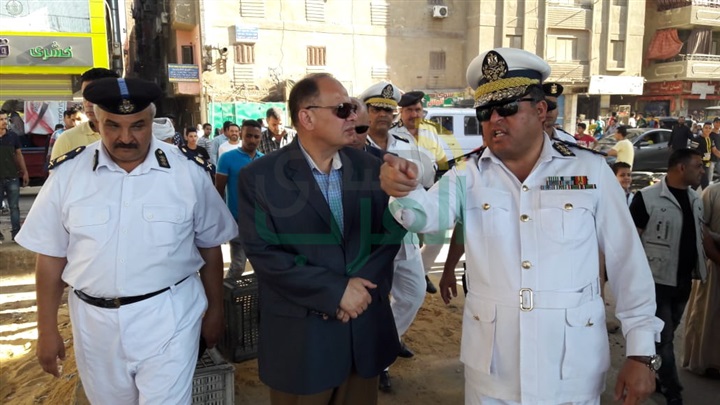 بالصور.. مدير أمن الجيزة يواصل جولاته على «العشرين» ويهنئ المواطنين بـ«رمضان»