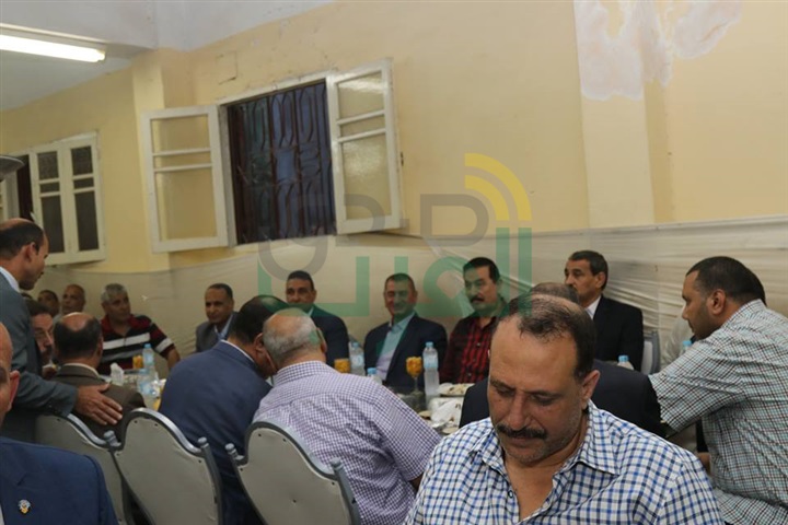 بالفيديو والصور.. محافظ كفر الشيخ يشارك في الإفطار الجماعي بقرية "شباس الملح" بدسوق