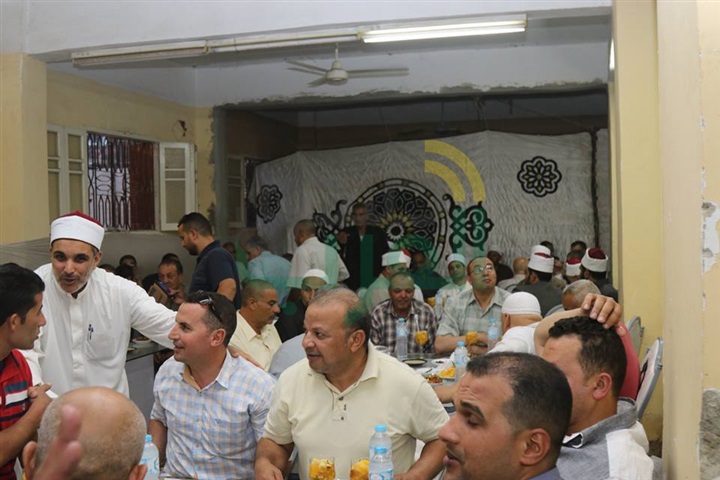 بالفيديو والصور.. محافظ كفر الشيخ يشارك في الإفطار الجماعي بقرية "شباس الملح" بدسوق