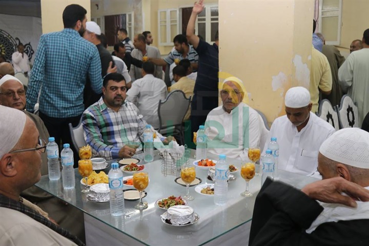 بالفيديو والصور.. محافظ كفر الشيخ يشارك في الإفطار الجماعي بقرية "شباس الملح" بدسوق