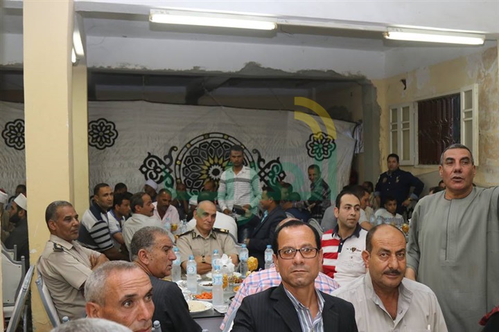 بالفيديو والصور.. محافظ كفر الشيخ يشارك في الإفطار الجماعي بقرية "شباس الملح" بدسوق