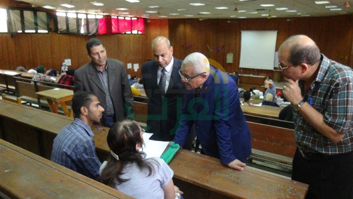 "الألسن" و"السياحة" ضمن جولات رئيس جامعة المنيا التفقدية فى ثالث أيام الامتحانات