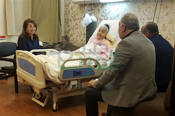 غادة والى تطمأن على الفنانة مديحة يسرى وتتابع نقلها لمستشفى القوات المسلحة بالمعادى غادة والى تطمأن على الفنانة مديحة يسرى وتتابع نقلها لمستشفى القوات المسلحة بالمعادى