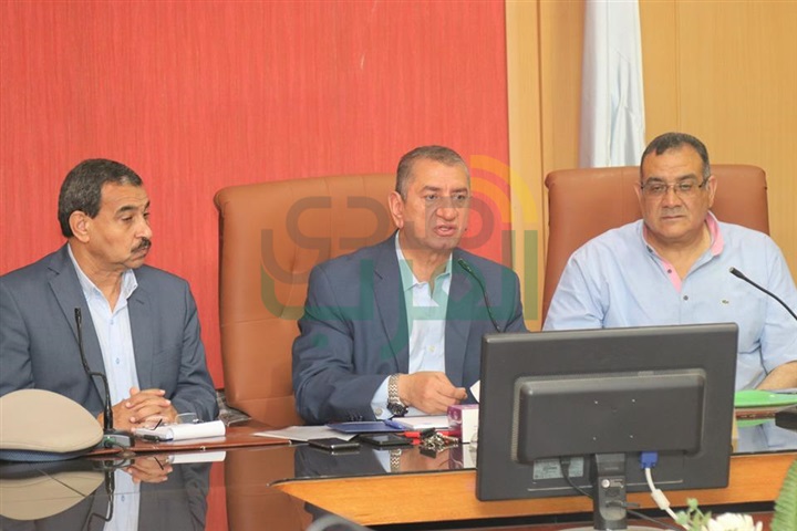 بالصور.. محافظ كفر الشيخ يتابع تنفيذ مشروعات الخطة الاستثمارية