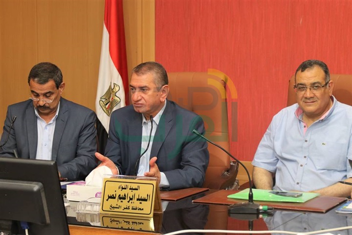 بالصور.. محافظ كفر الشيخ يتابع تنفيذ مشروعات الخطة الاستثمارية