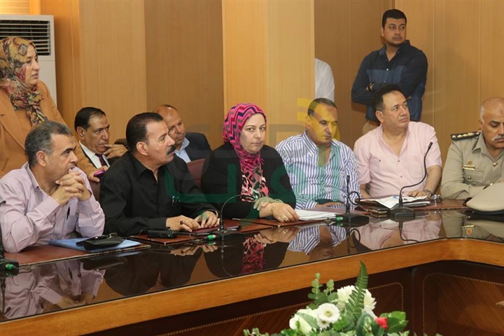 بالصور.. محافظ كفر الشيخ يتابع تنفيذ مشروعات الخطة الاستثمارية