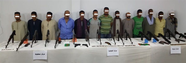خلال أسبوعين.. ضبط 702 قطعة سلاح و705 متهمًا 