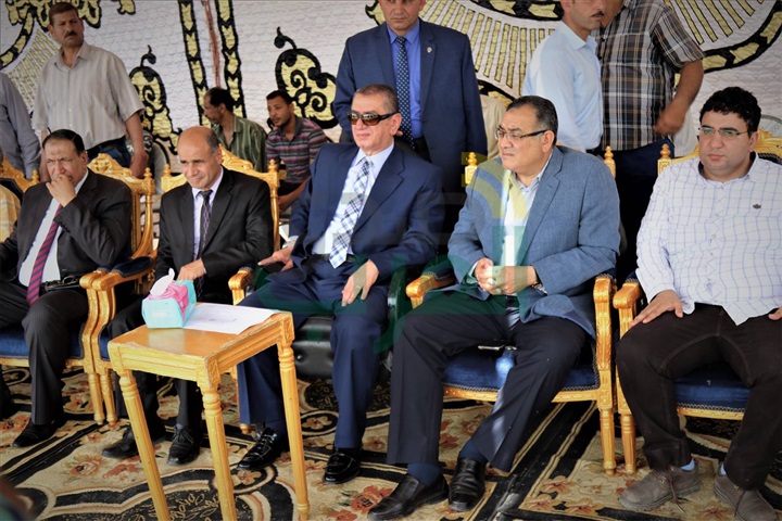 بالصور.. محافظ كفر الشيخ يضع حجر الأساس لمشروع "تحيا مصر" لإسكان الشباب