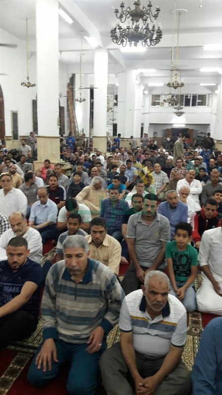 مساجد الإسكندرية تستقبل المصلين بروحانيات ربانية وأمنيات بإجابة الدعاء وسلامة البلاد
