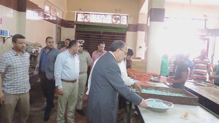 بالصور..أمن كفر الشيح يداهم مصانع الموت الغير مرخصة 