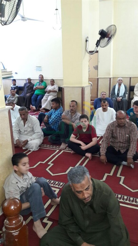 مساجد الإسكندرية تستقبل المصلين بروحانيات ربانية وأمنيات بإجابة الدعاء وسلامة البلاد