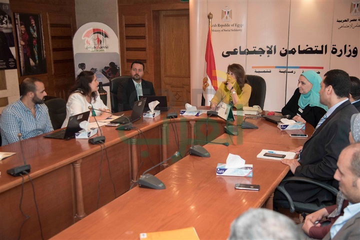 "والى" : بعثة البنك الدولى اشادت بما تحقق فى تكافل وكرامة خلال السنوات الثلاث الماضية . "والى" : بعثة البنك الدولى اشادت بما تحقق فى تكافل وكرامة خلال السنوات الثلاث الماضية .
