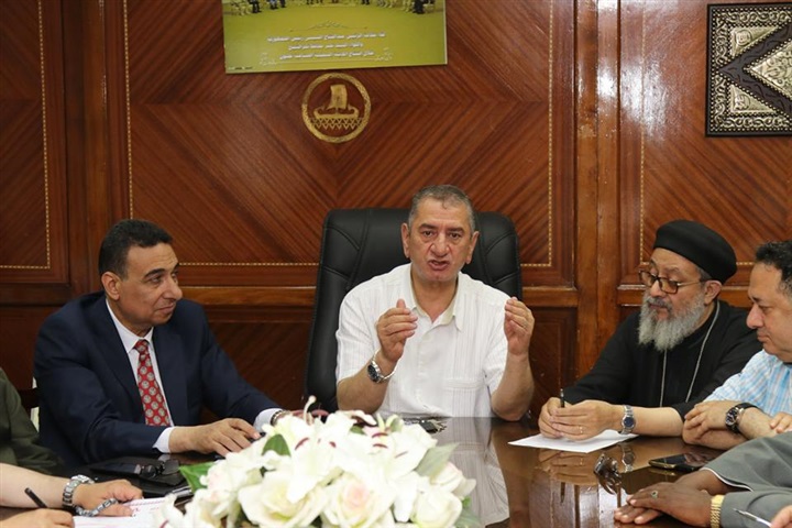 بالصور.. محافظ كفر الشيخ يناقش توصيات بيت العائلة