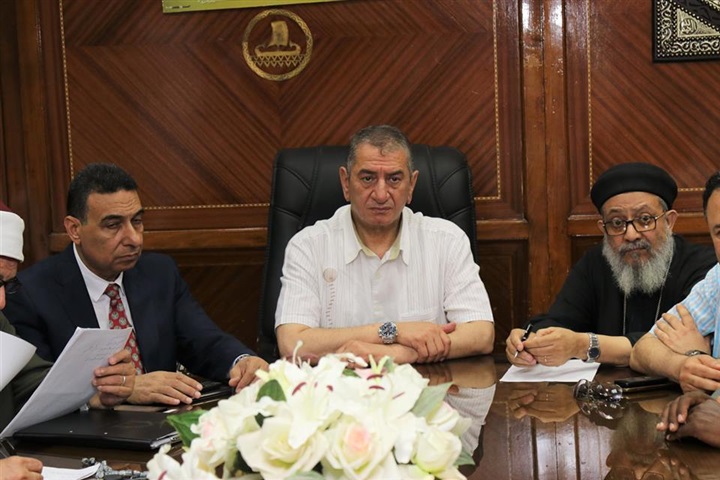 بالصور.. محافظ كفر الشيخ يناقش توصيات بيت العائلة