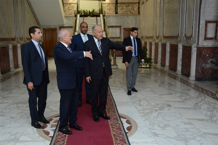 "العصار" و"أبو الغيط" يبحثان سبل تعزيز التعاون الصناعي مع الدول العربية "العصار" و"أبو الغيط" يبحثان سبل تعزيز التعاون الصناعي مع الدول العربية