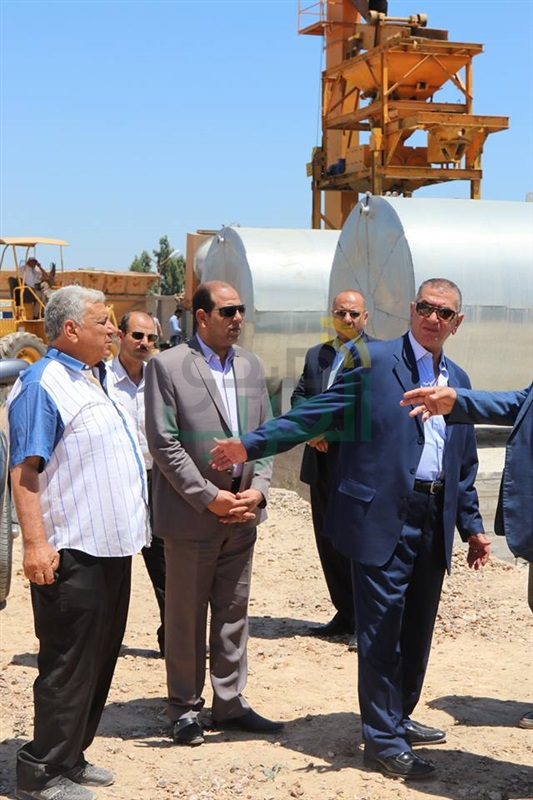 بالصور.. محافظ كفر الشيخ يتابع موقع إنشاء محطة الخلط الإسفلتية الجديدة