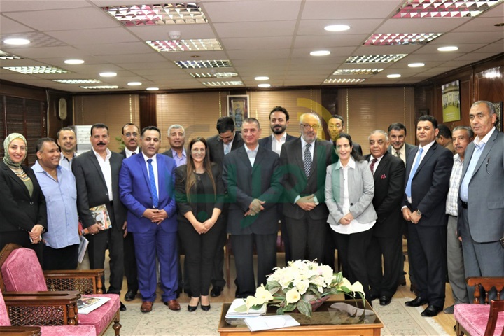 بالصور.. محافظ كفر الشيخ يوقع بروتوكول تعاون مشترك مع وزارة التموين وهيئة "كير" العالمية لتمويل المشروعات
