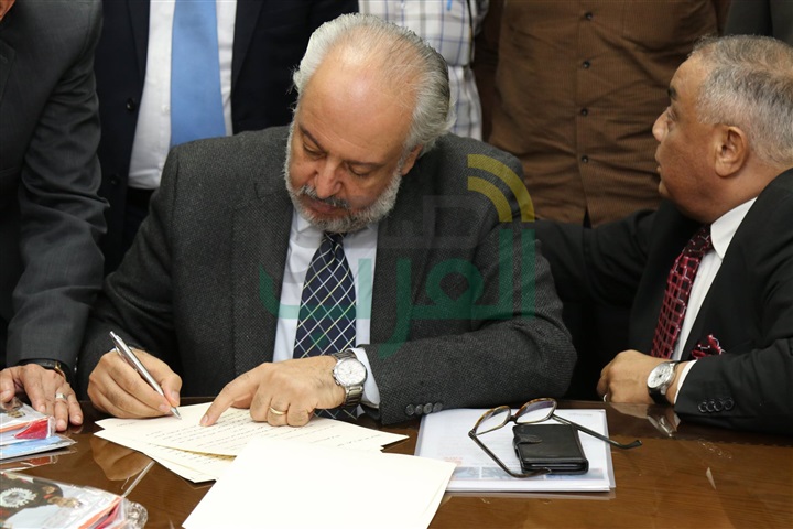 بالصور.. محافظ كفر الشيخ يوقع بروتوكول تعاون مشترك مع وزارة التموين وهيئة "كير" العالمية لتمويل المشروعات