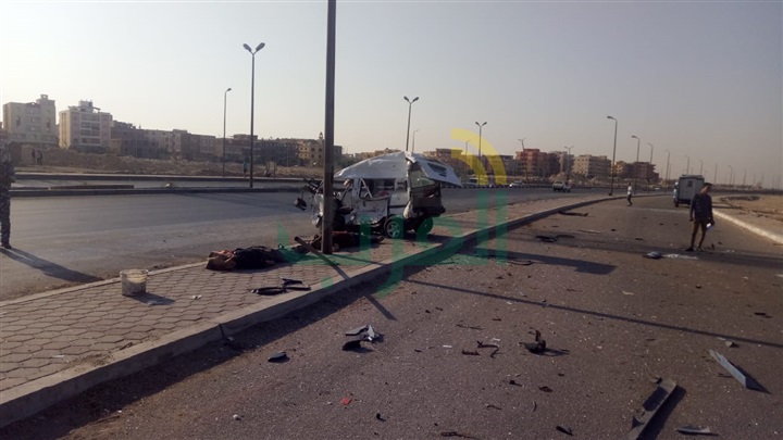 دماء على الأوتوستراد.. مصرع 3 أشخاص وإصابة 4 فى تصادم "تريلا" بسيارتين