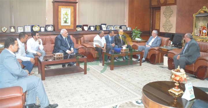 محافظ المنيا يستقبل وفد نقابة المهندسين