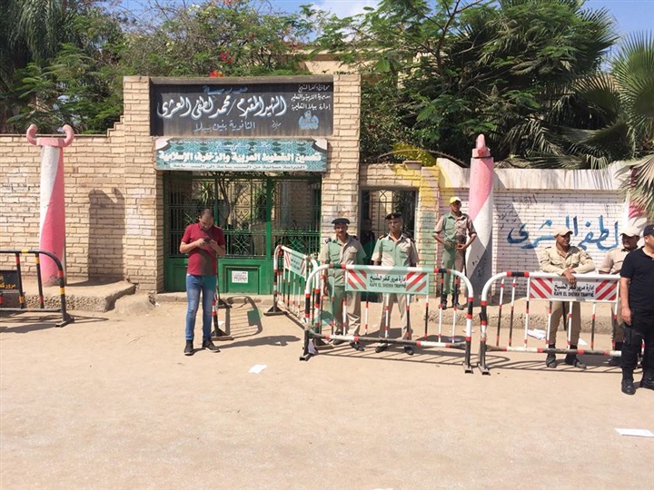 بالصور.. إجراءات أمنية مشددة حول محيط لجان الثانوية العامة بكفر الشيخ