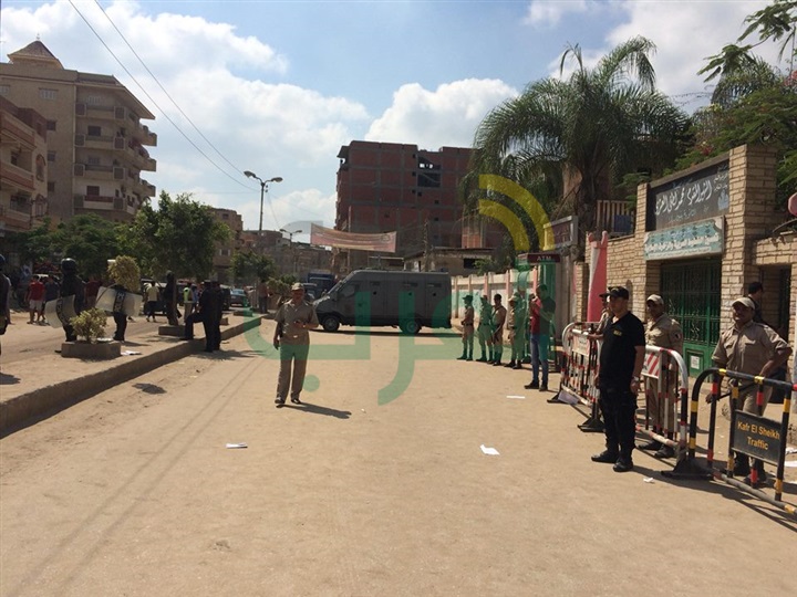 بالصور.. إجراءات أمنية مشددة حول محيط لجان الثانوية العامة بكفر الشيخ
