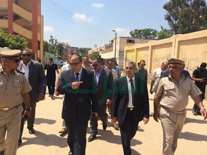 بالصور.. مساعد وزير الداخلية ومدير أمن كفر الشيخ يتفقدان لجان الثانوية العامة 
