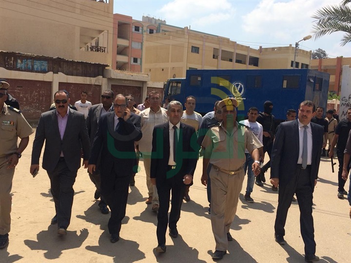 بالصور.. مساعد وزير الداخلية ومدير أمن كفر الشيخ يتفقدان لجان الثانوية العامة 