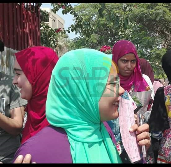فى ثانى أيام إمتحانات الثانوية العامة بالقليوبية البمسة على وجوه الطلاب
