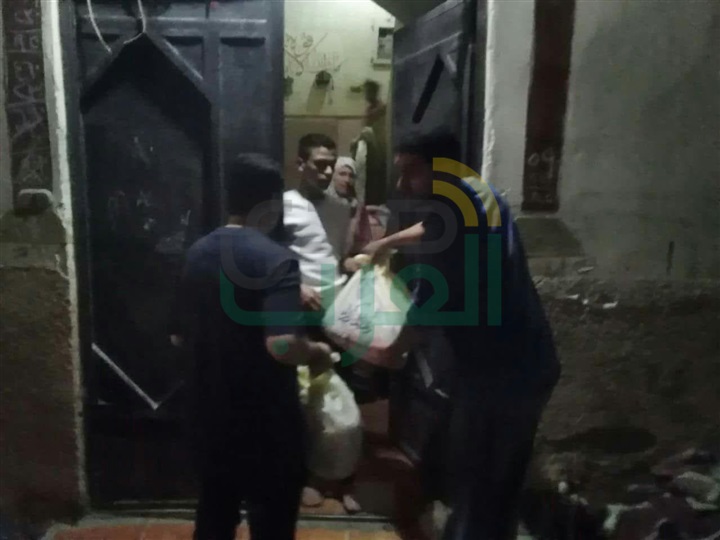 "حارتنا المصرية" توزع 500 شنطة رمضانية للأسر الأشد احتياجاً بريف المنتزه 