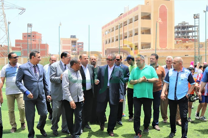 بالفيديو والصور.. محافظ كفر الشيخ يتفقد نادى حى القنطرة الرياضي