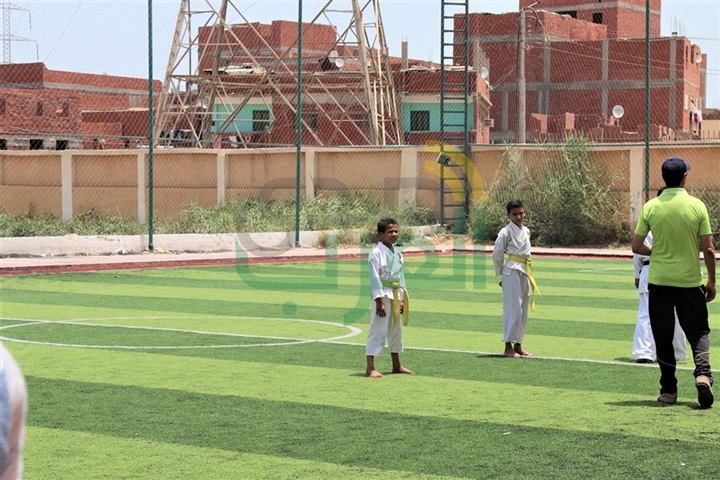 بالفيديو والصور.. محافظ كفر الشيخ يتفقد نادى حى القنطرة الرياضي