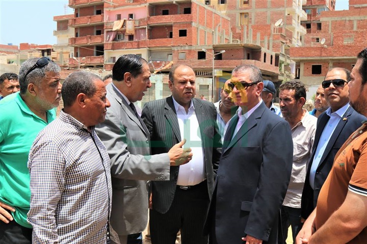 بالفيديو والصور.. محافظ كفر الشيخ يتفقد نادى حى القنطرة الرياضي