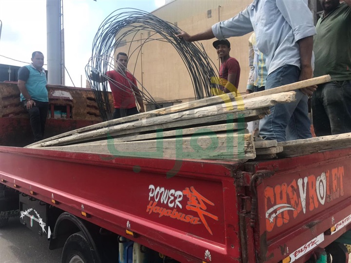 غلق وتشميع المحلات المخالفة بالإسكندرية 