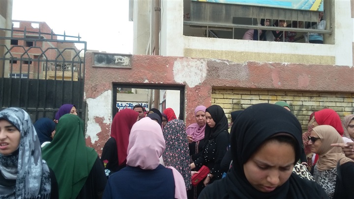  طلاب الثانوية ببنها: هنعيد مكسورين الخاطر بسبب الانجليزى