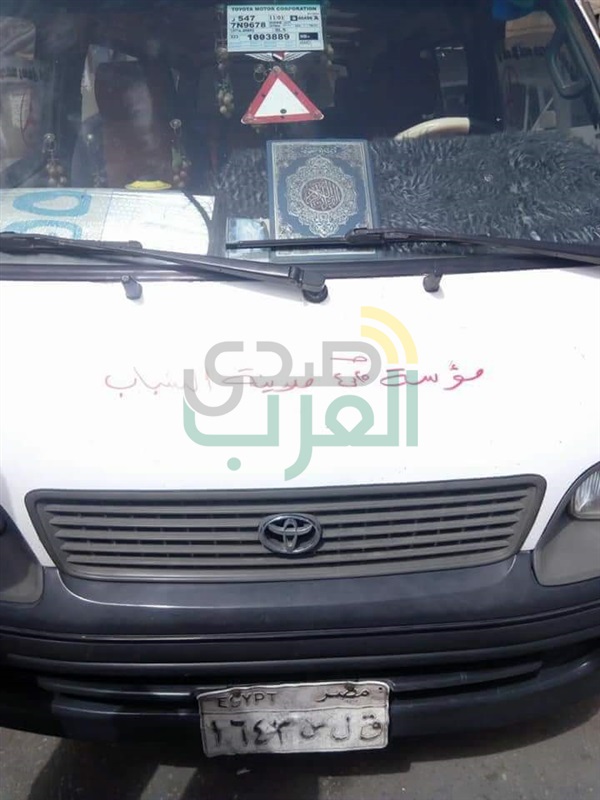 بالصور..وضع لافتات بالتعريفة الجديدة بمواقف القليوبية 