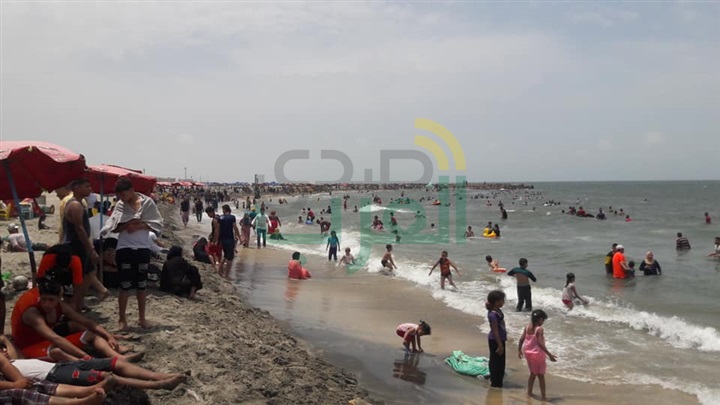 بالصور..مواطنو كفر الشيخ ارتدوا ثوب «الفرح» بالحدائق والمنتزهات و«مصيف بلطيم» إجتاز أول إختبار«صيفي»