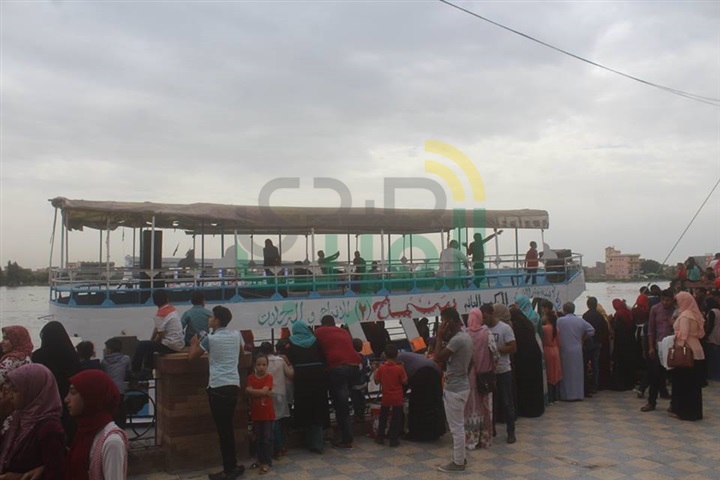 بالصور..مواطنو كفر الشيخ ارتدوا ثوب «الفرح» بالحدائق والمنتزهات و«مصيف بلطيم» إجتاز أول إختبار«صيفي»
