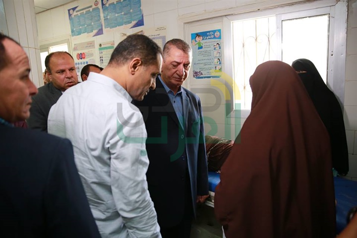 بالصور.. محافظ كفر الشيخ يمنح وثيقة "أمان" للمرضي غير القادرين بالمستشفي العام