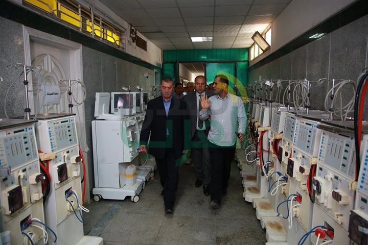 بالصور.. محافظ كفر الشيخ يمنح وثيقة "أمان" للمرضي غير القادرين بالمستشفي العام