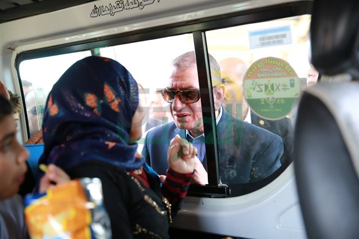 بالفيديو والصور.. محافظ كفر الشيخ يتفقد محطات الوقود