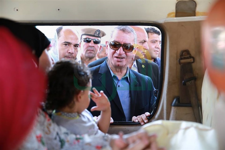 بالفيديو والصور.. محافظ كفر الشيخ يتفقد محطات الوقود
