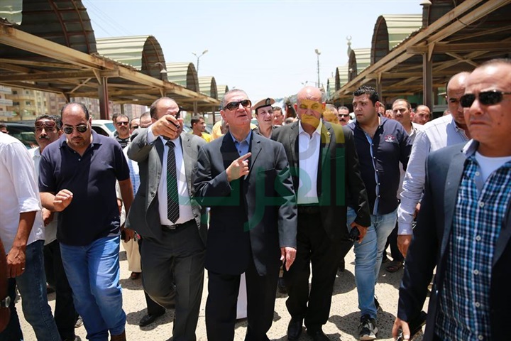 بالفيديو والصور.. محافظ كفر الشيخ يتفقد محطات الوقود