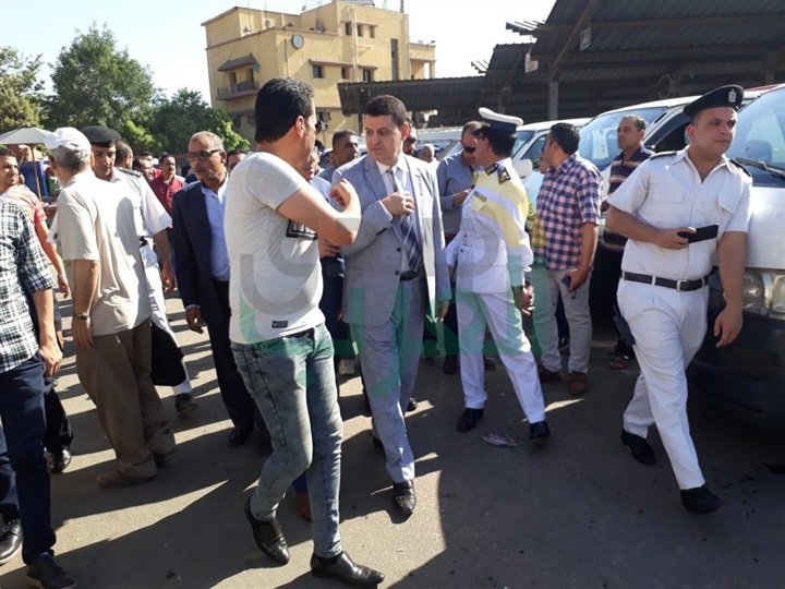 بالصور.. رئيس جهاز حماية المستهلك يقود حملة مفاجئة فجرًا على "موقف عبود" بالصور.. رئيس جهاز حماية المستهلك يقود حملة مفاجئة فجرًا على "موقف عبود"