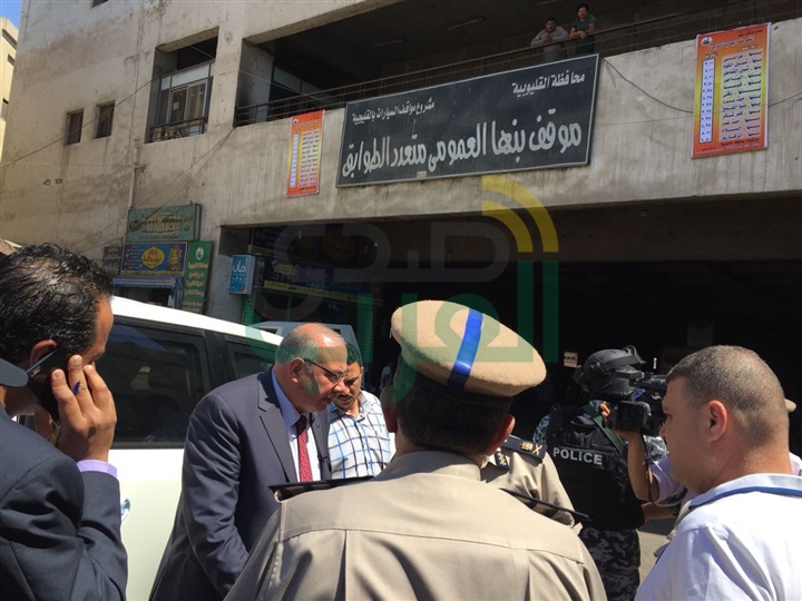مدير أمن القليوبية يتفقد المواقف للتأكد من تطبيق التعريفة الجديدة 